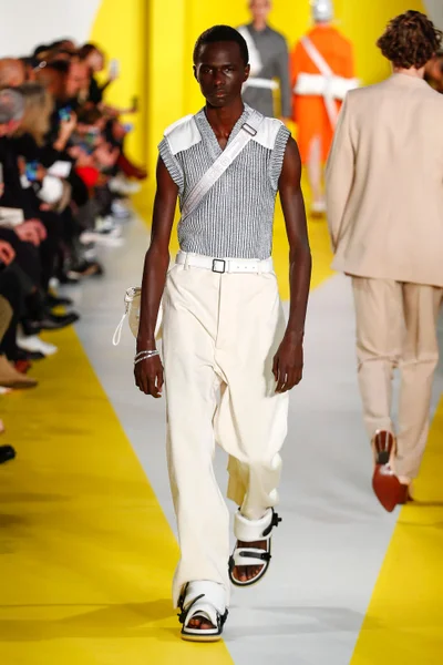 Look 22